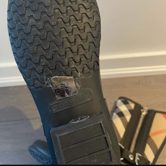 BURBERRY Rain Boots - Picture 3 of 4